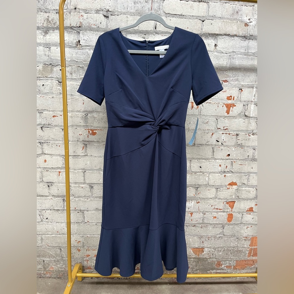 London Times Women's V-Neck Polished Flounce Hem Twist Waist Sz 6 NWT - Picture 3 of 8
